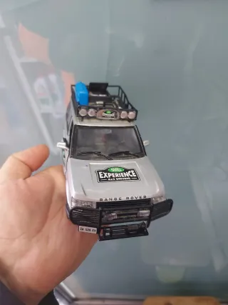 Lote 4 Coche a escala plateado