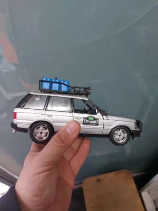 Lote 4 Coche a escala plateado