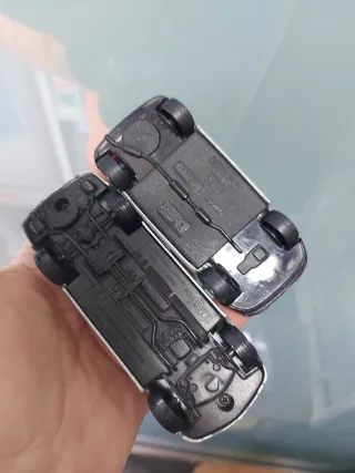 Lote 4 Coche a escala plateado