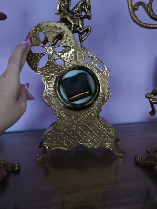 Candelabros y Reloj de Bronce Estilo Clásico