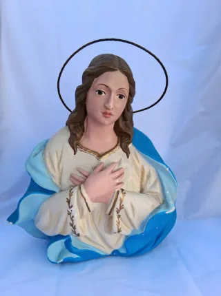 Busto religioso.