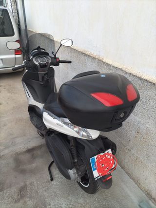 Piaggio Beverly 350i Scooter 2019