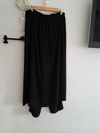Falda pantalón larga negra con cinturilla elastica