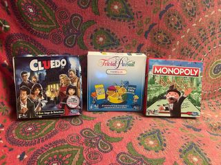 Lote 3 juegos mesa: Cluedo, Trivial, Monopoly.