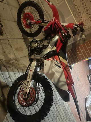 Honda CRF 250 4T Motocross Roja y Blanca