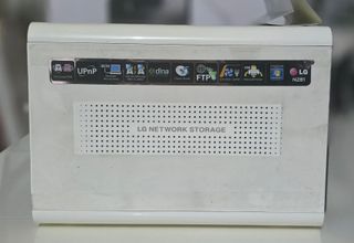 NAS LG N2B1DD2 con grabadora de Blu Ray y 2TB