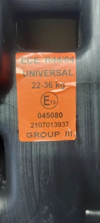 Alzador niño coche negro