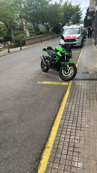 Kawasaki Z125 Naked Verde