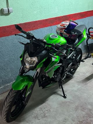 Kawasaki Z125 Naked Verde