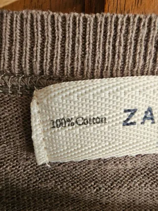 Camiseta Zara manga larga.