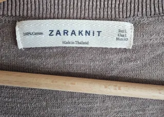 Camiseta Zara manga larga.