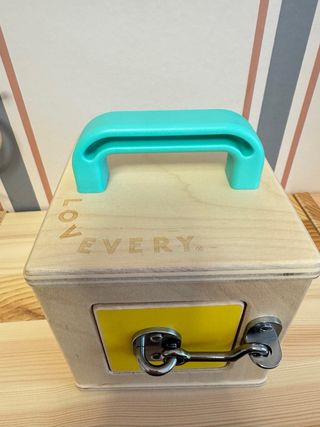 Caja de actividades Lovevery