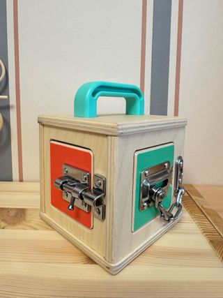 Caja de actividades Lovevery