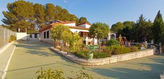 Chalet en venta en Yecla