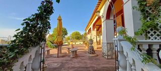 Chalet en venta en Yecla