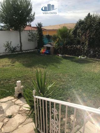 Chalet en venta en Linares