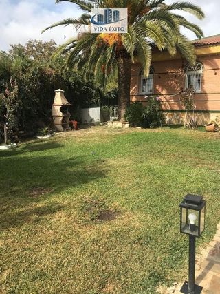 Chalet en venta en Linares