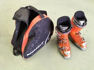 Esquís y botas de nieve