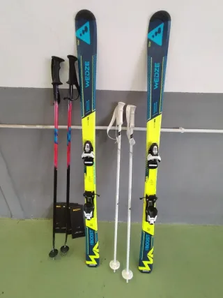 Esquís y botas de nieve