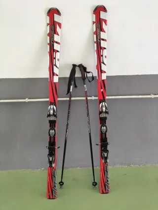 Esquís y botas de nieve