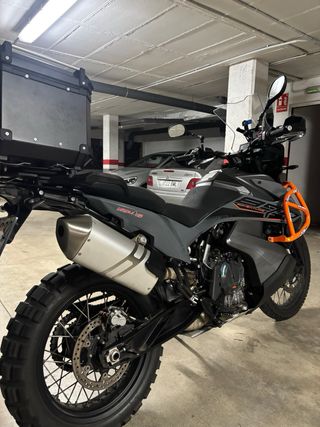 KTM 890 Adventure Negra/Gris