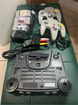 Nintendo 64 Console Bundle con Giochi e Controller