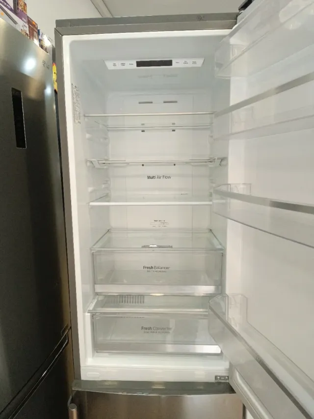 Conjunto de eletrodomésticos LG, geladeira e lavadora