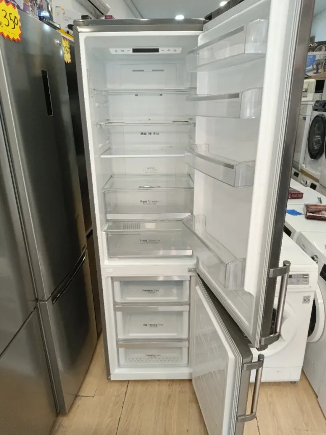 Conjunto de eletrodomésticos LG, geladeira e lavadora