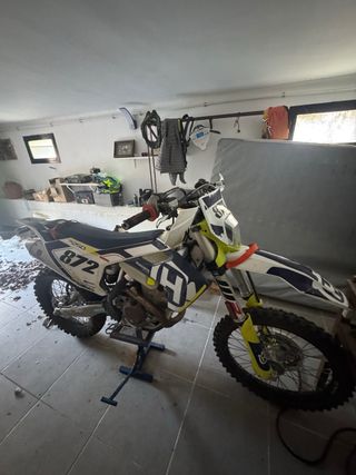 Plástica y Adhesivos Husqvarna FE 2017