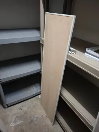 Baldas con escuadra madera y plástico.