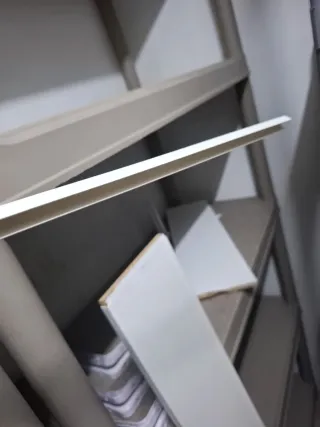 Baldas con escuadra madera y plástico.