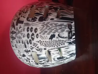 Casco con diseño divertido