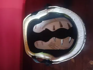Casco con diseño divertido