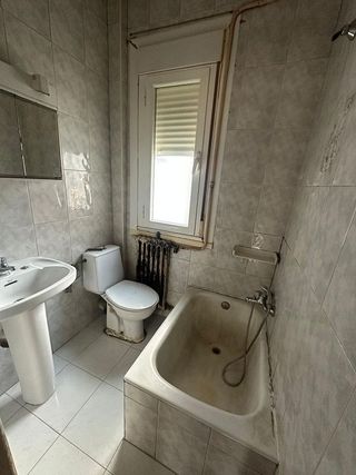 Edificio en venta en Flores de Sil - La Placa en Ponferrada