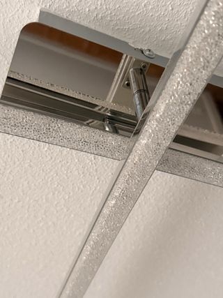 Elegante y moderna lámpara de techo. 80 x 80