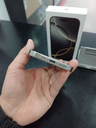 iPhone 16 Pro 128GB Natural Titanio