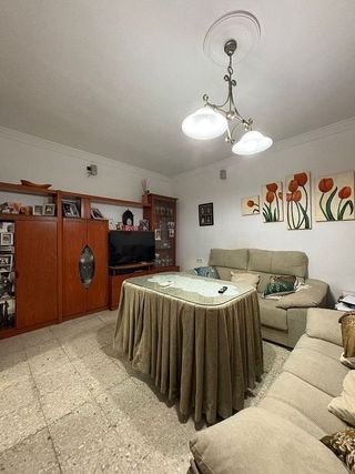 Chalet en venta en Carmona