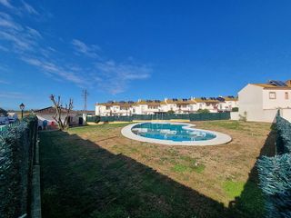 Casa adosada en venta en Trigueros