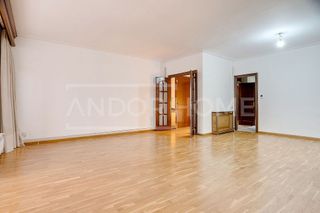 Piso en venta en Sants en Barcelona