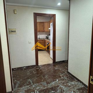 Piso en venta en Linares