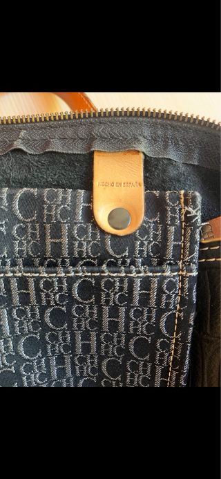 Bolso CH Negro Piel Grabada