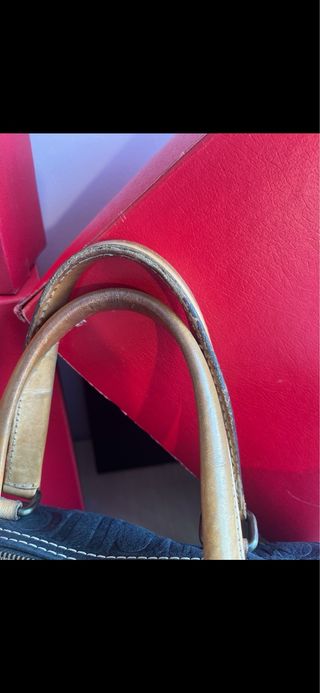 Bolso CH Negro Piel Grabada