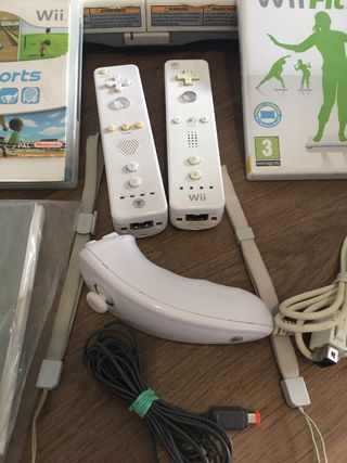 Nintendo Wii Completa 2 mandos 2 juegos REVISADA