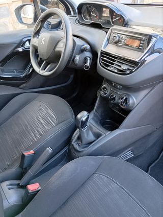 Peugeot 208 - 34000KM - 1.6 BlueHDI 75CV Access