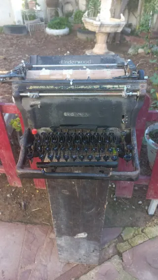 Máquina de escribir Underwood antigua