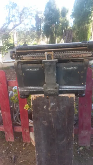 Máquina de escribir Underwood antigua