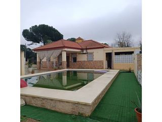 Casa en venta en Carmona