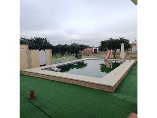 Casa en venta en Carmona