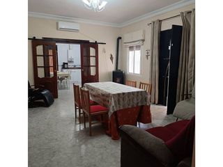 Casa en venta en Carmona