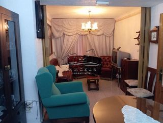 Casa adosada en venta en Lucena